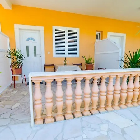 Ivana Apartamento *