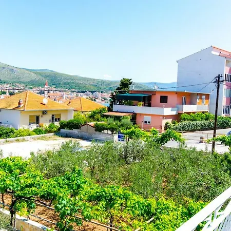 Apartment Ivana *