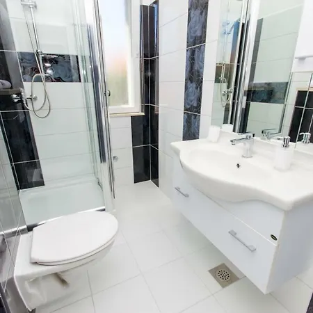 Ivana 公寓 特罗吉尔