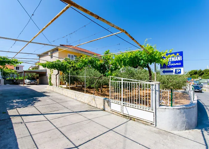 Ivana 公寓 特罗吉尔